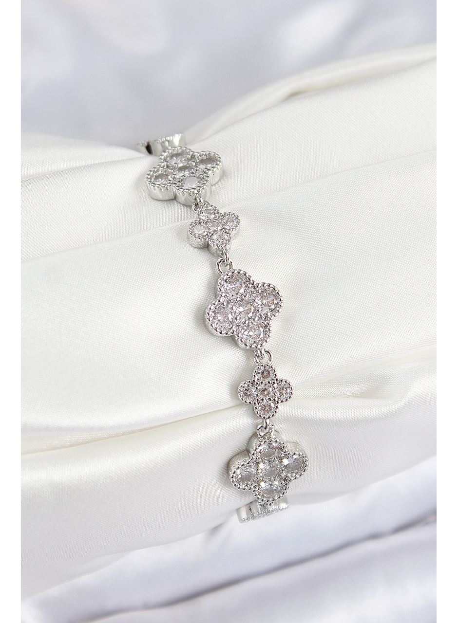 Pirinç Zirkon Taşlı Yonca Model Gümüş Renk VIP Seri Kadın Bileklik