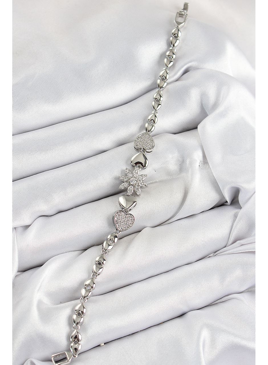 Pirinç Zirkon Taşlı Kalp Detaylı Çiçek Model Gümüş Renk Kadın Bileklik