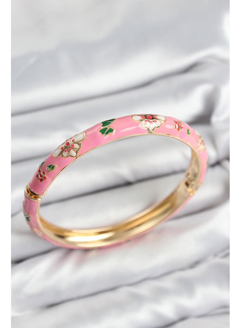 Mineli Pirinç Pembe Çiçek Motifli Gold Kadın Kelepçe