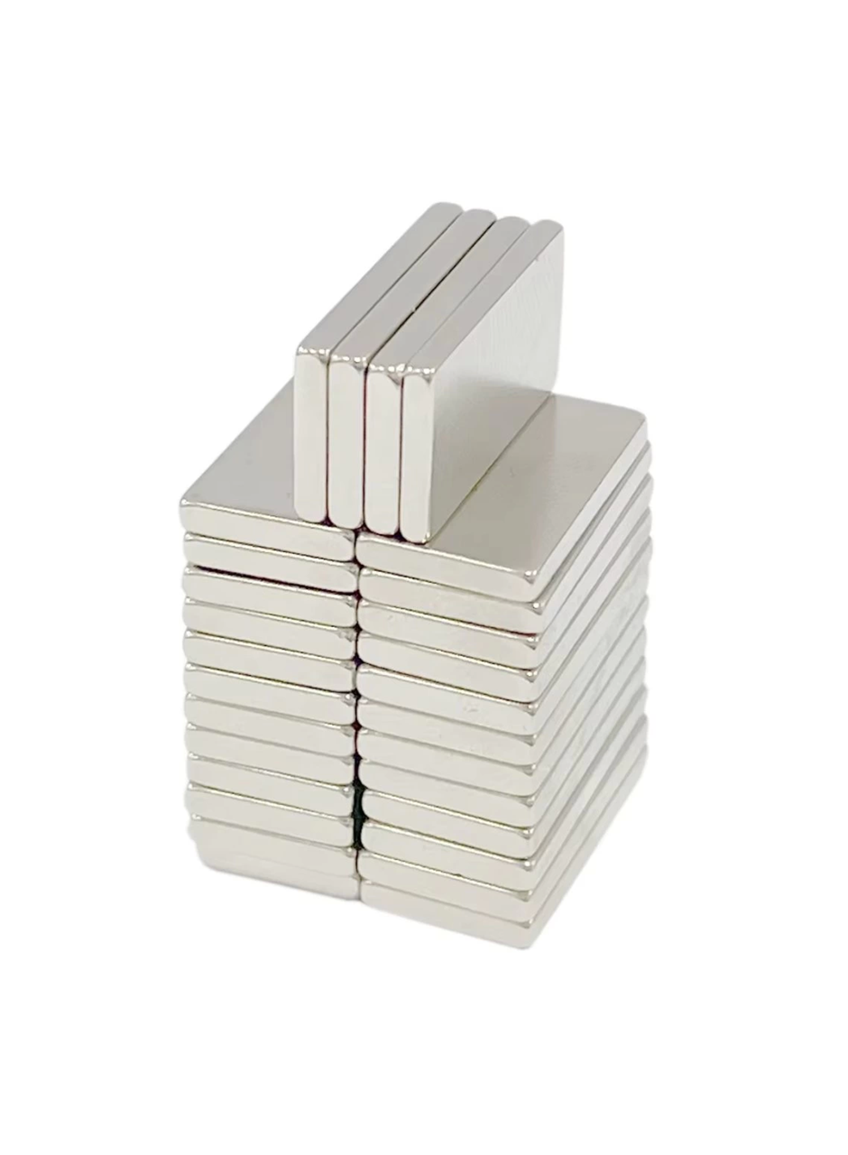 20×10×2 mm N35 Neodyum Mıknatıs – Köşeli, Nikel Kaplama (50’li Set) (