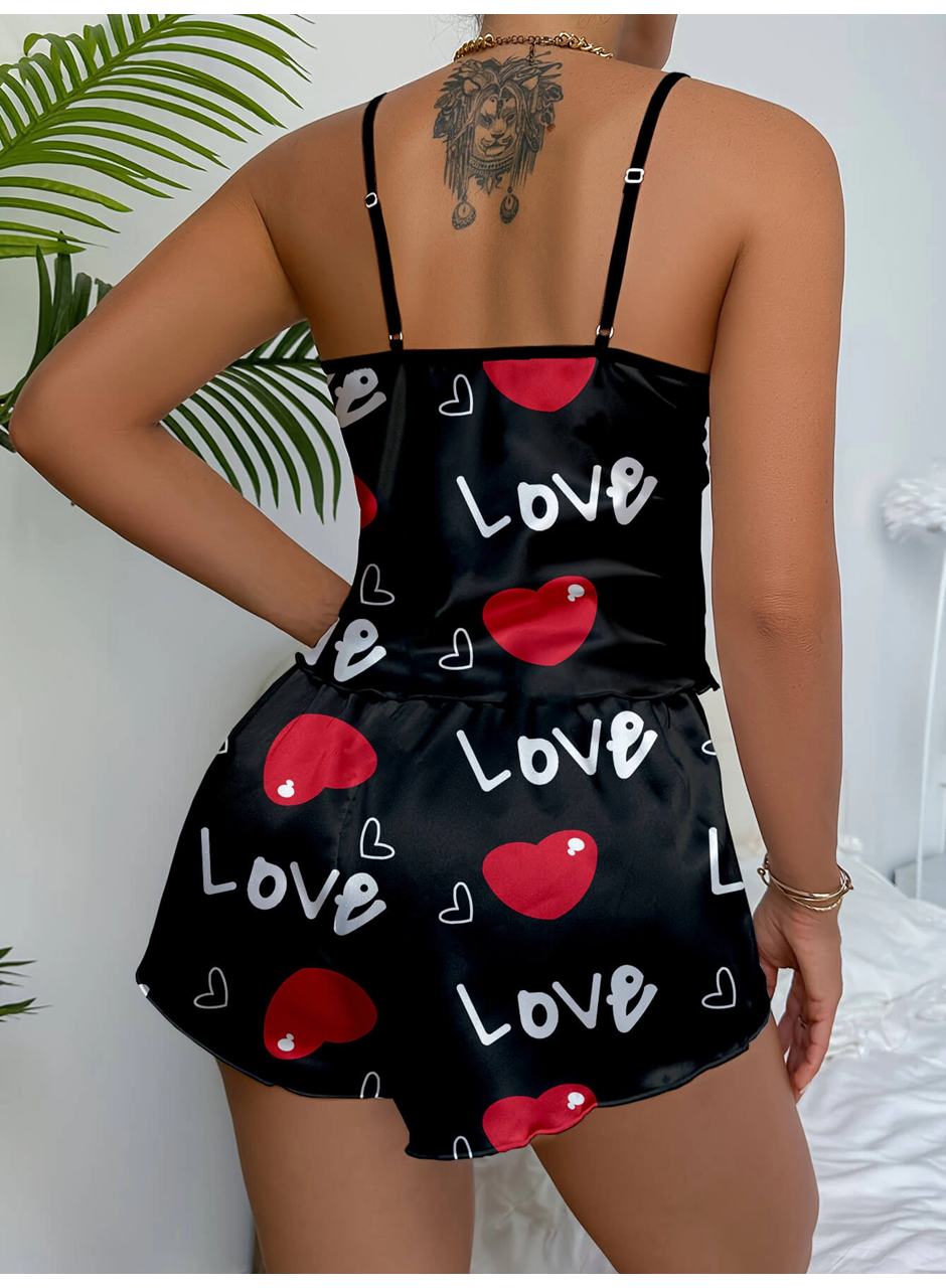 Aşk Temalı Kalp Desenli Siyah Saten Şortlu Gecelik Takım