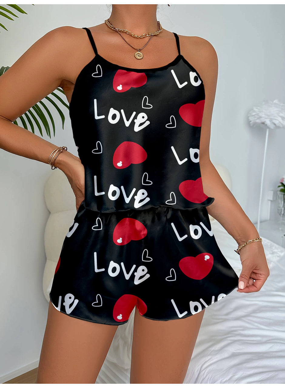 Aşk Temalı Kalp Desenli Siyah Saten Şortlu Gecelik Takım