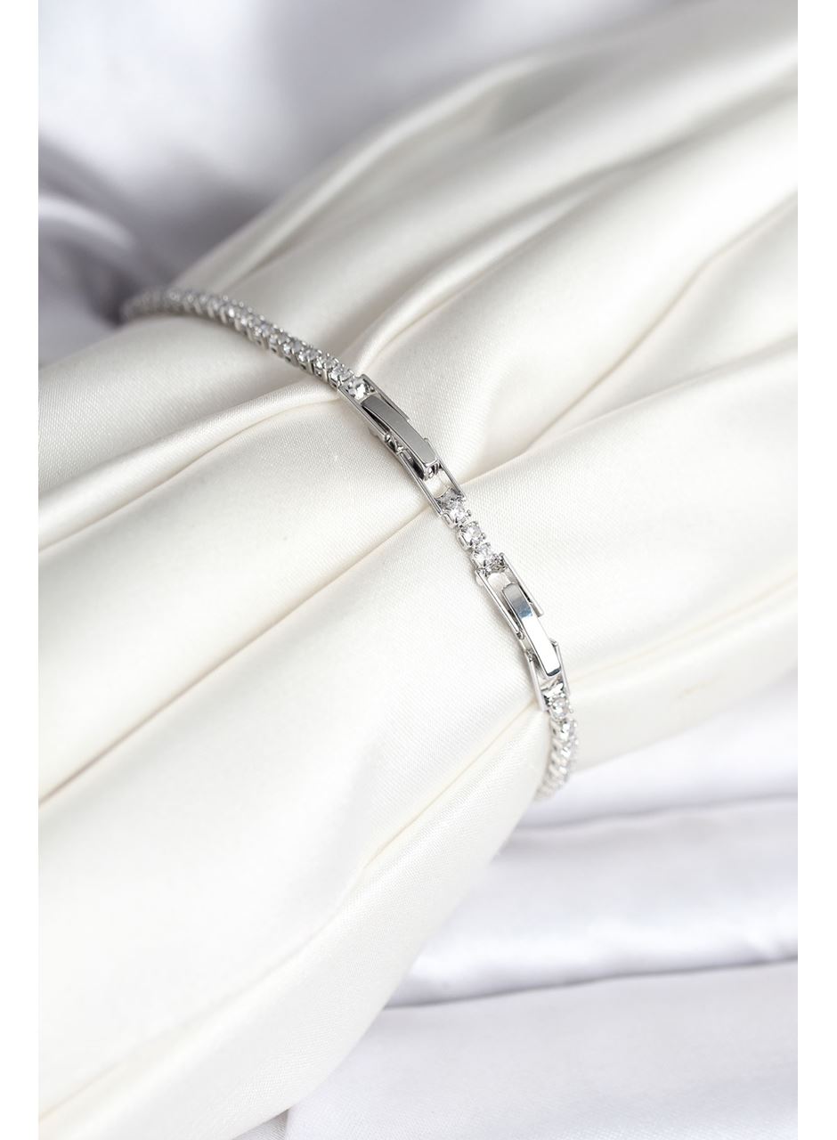 Yılan Model Zirkon Taşlı Gümüş Renk Pirinç Su Yolu Kadın Bileklik