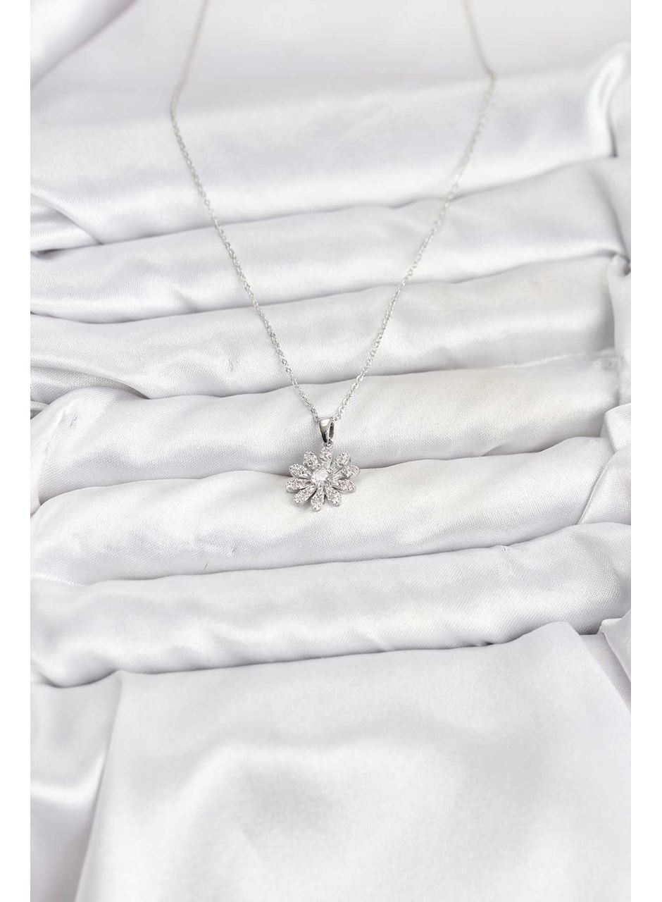 Pirinç Gümüş Renk Çiçek Model Kadın Kolye