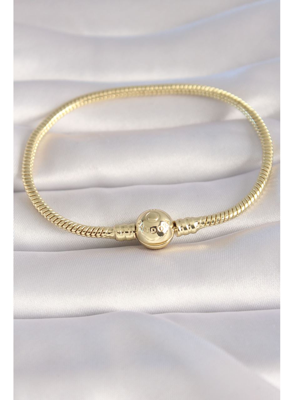 Pirinç Gold Renk İşleme Detay Charm Model Kadın Bileklik