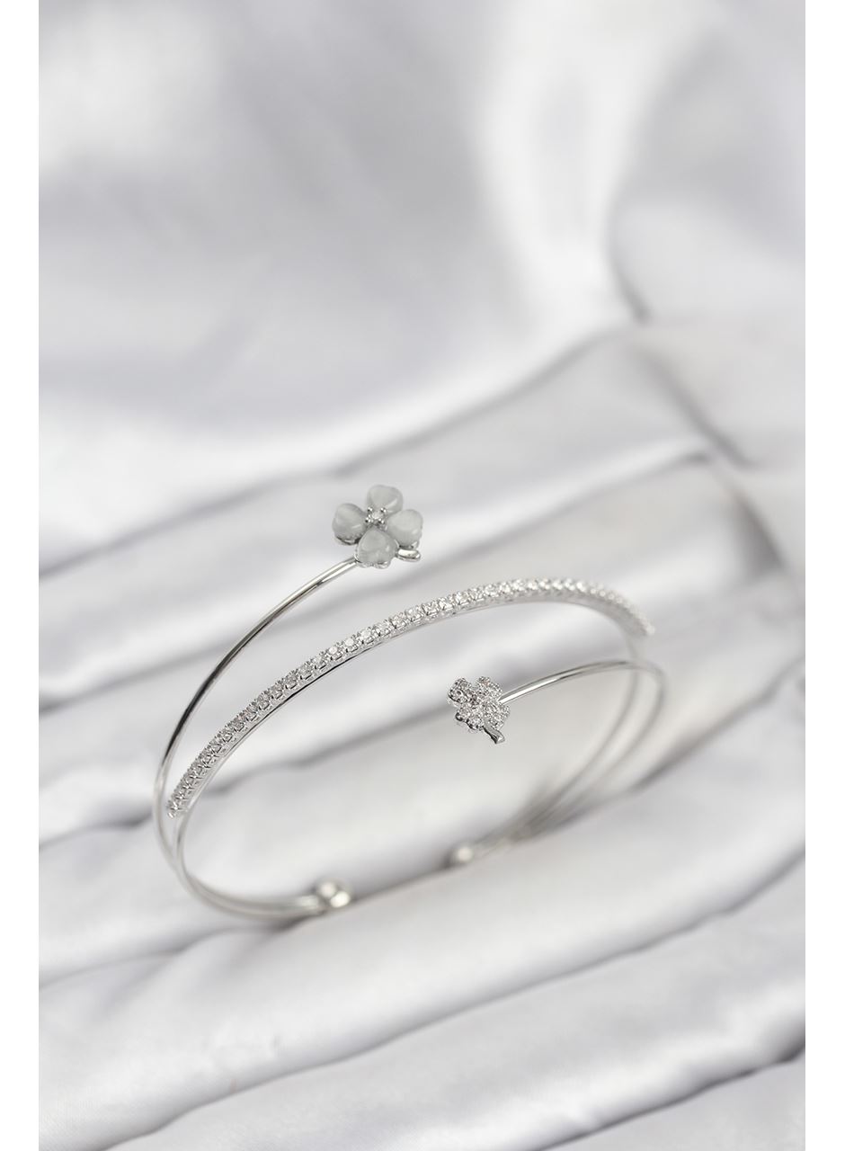 Yonca Çiçek Model Pirinç Gümüş Renk Kadın Bileklik