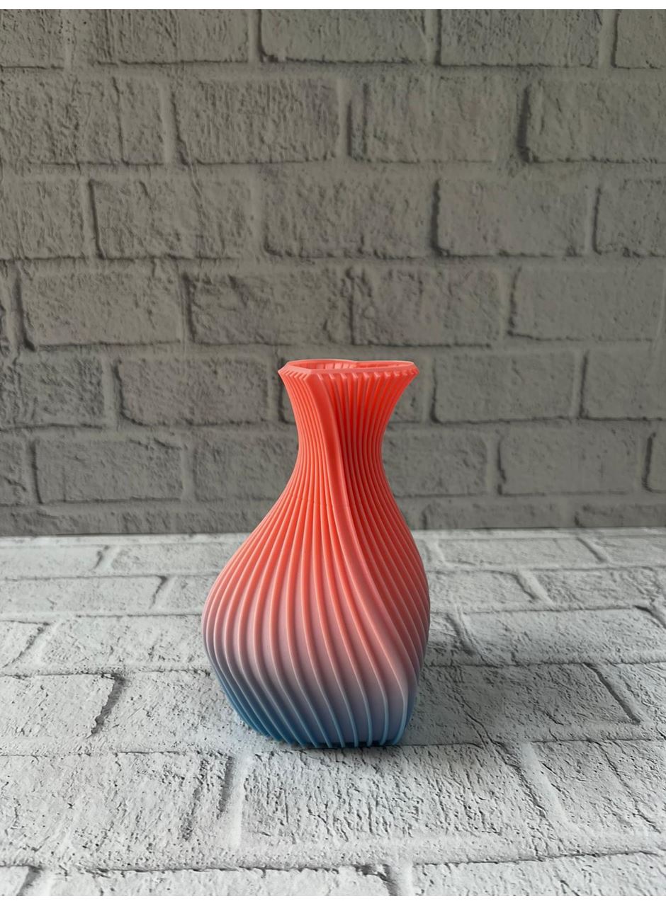 Kalp Tasarımlı Modern Dekor Vazo 15 cm Şık ve Estetik Görünüm