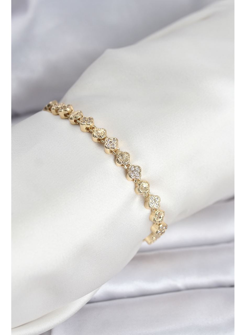 Pirinç Gold Renk VIP Seri Sıralı Yonca Model Zirkon Taşlı Kadın Bileklik