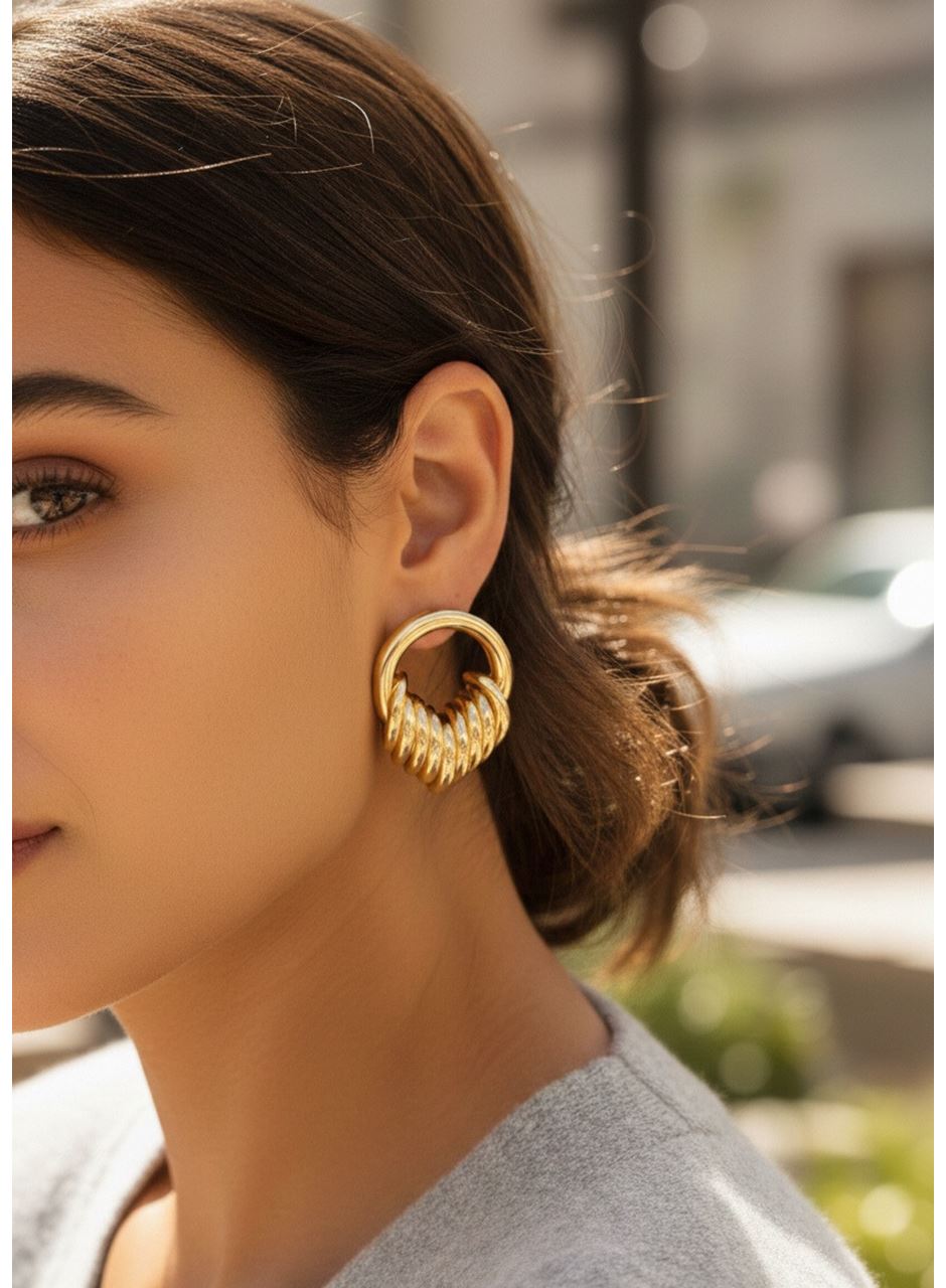 Pirinç Gold Renk Halka Sarmal Model Vintage Kadın Küpe