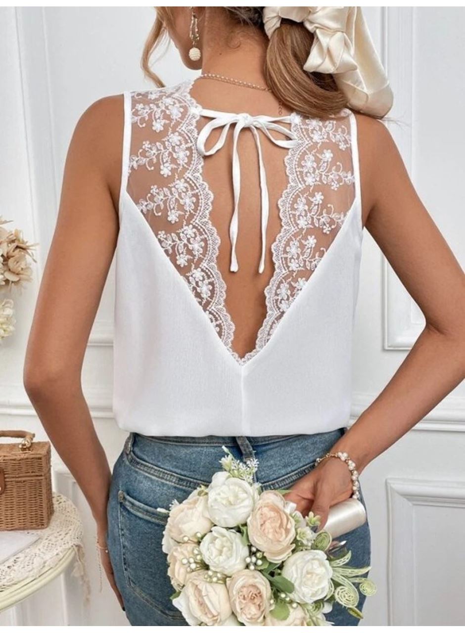 Kadı Askılı V Dantel Yakalı Sırttan Bağcıklı Sandy Bluz