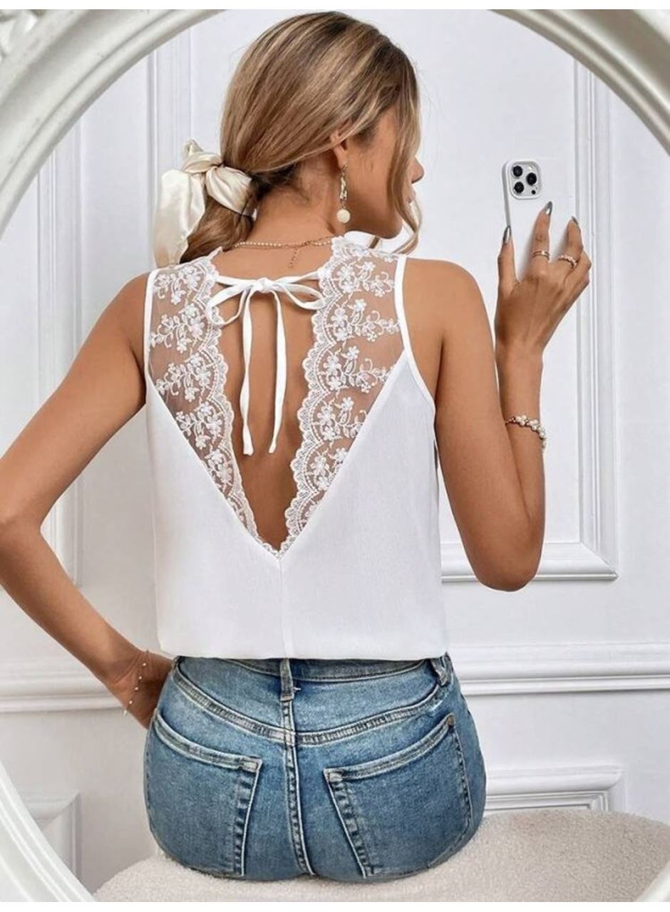 Kadı Askılı V Dantel Yakalı Sırttan Bağcıklı Sandy Bluz