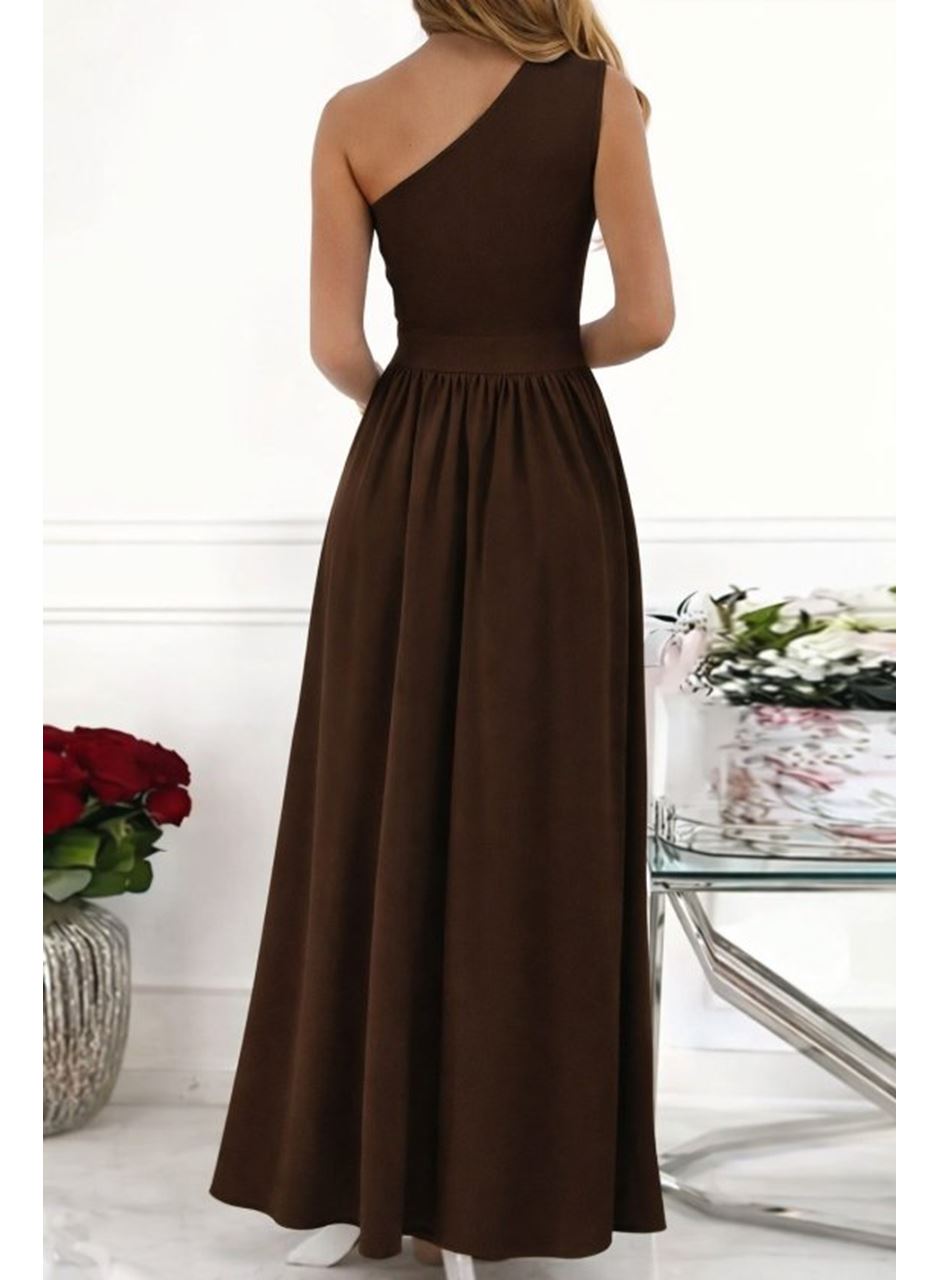 Kadın Omuzlardan Açık Asimetrik Yaka Detaylı Yırtmaçlı Maksi Boy Janjan Krep Elbise