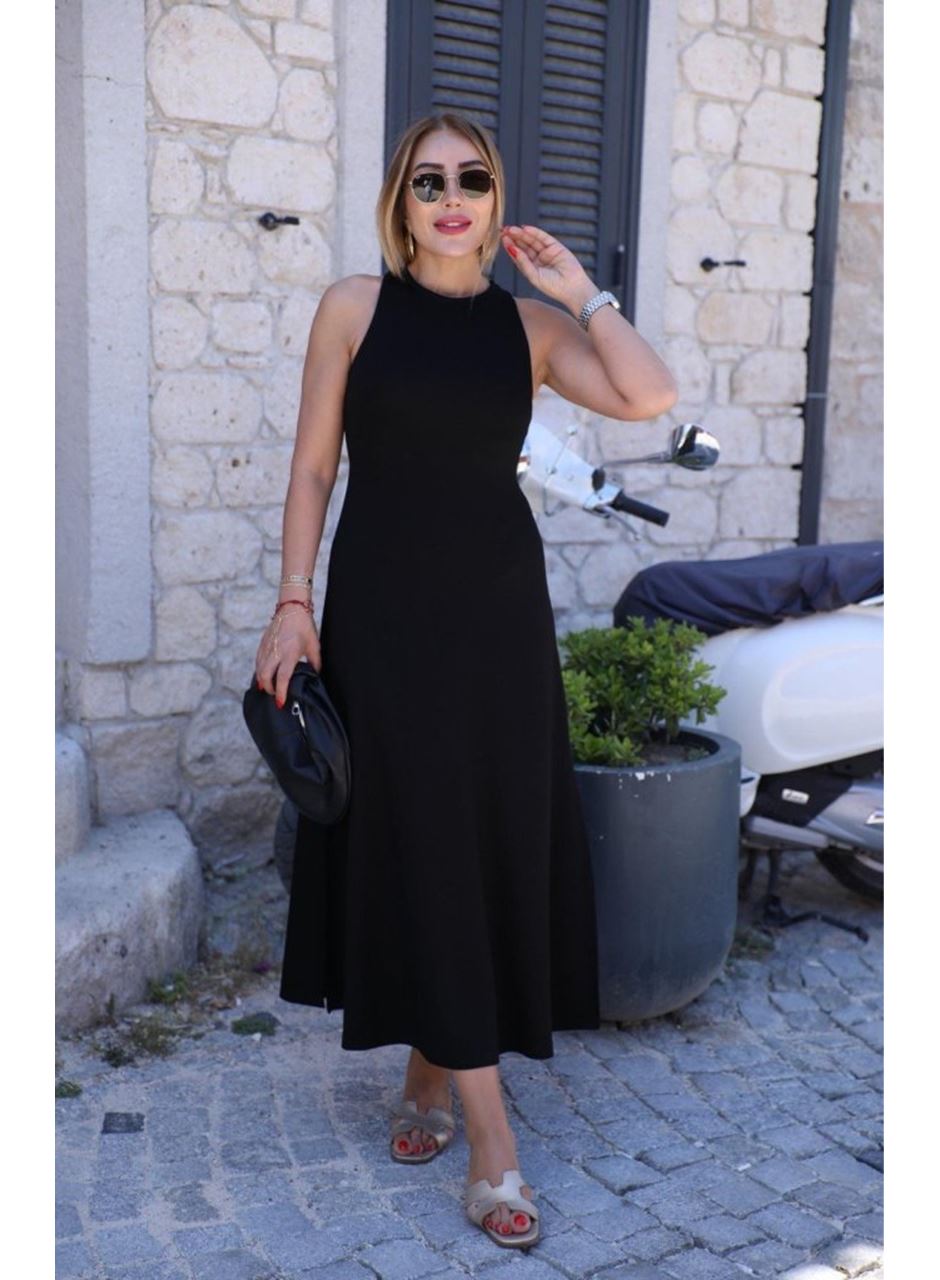 Kadın Omuzlardan Açık Arkadan Toka Detaylı Yırtmaçlı Uzun Viskon Elbise