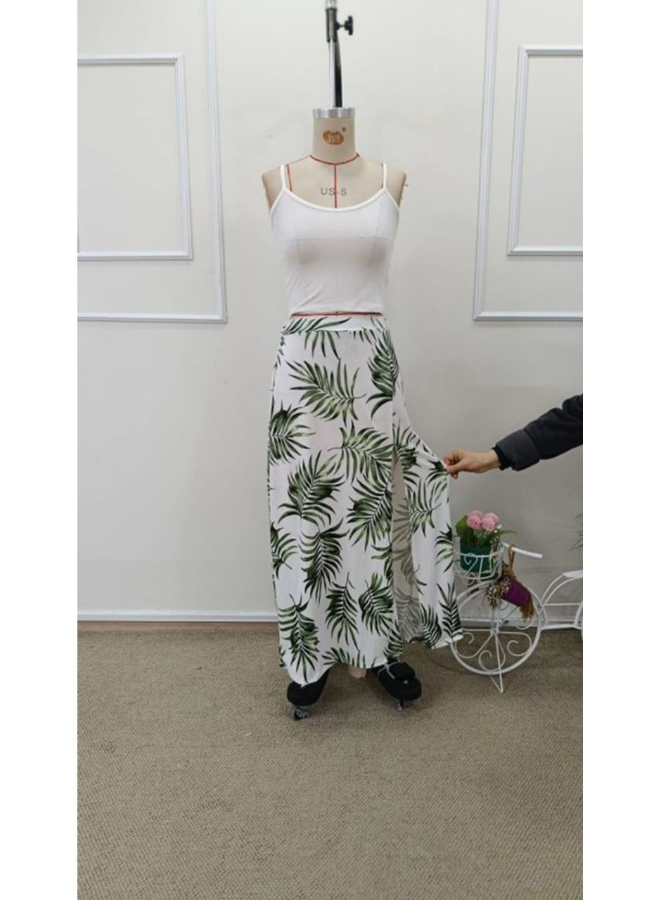 Kadın Ip Askılı Yuvarlak Yaka Kısa Viskon Bluz Ve Desenli Yırtmaçlı Süprem Etek Ikili Takım