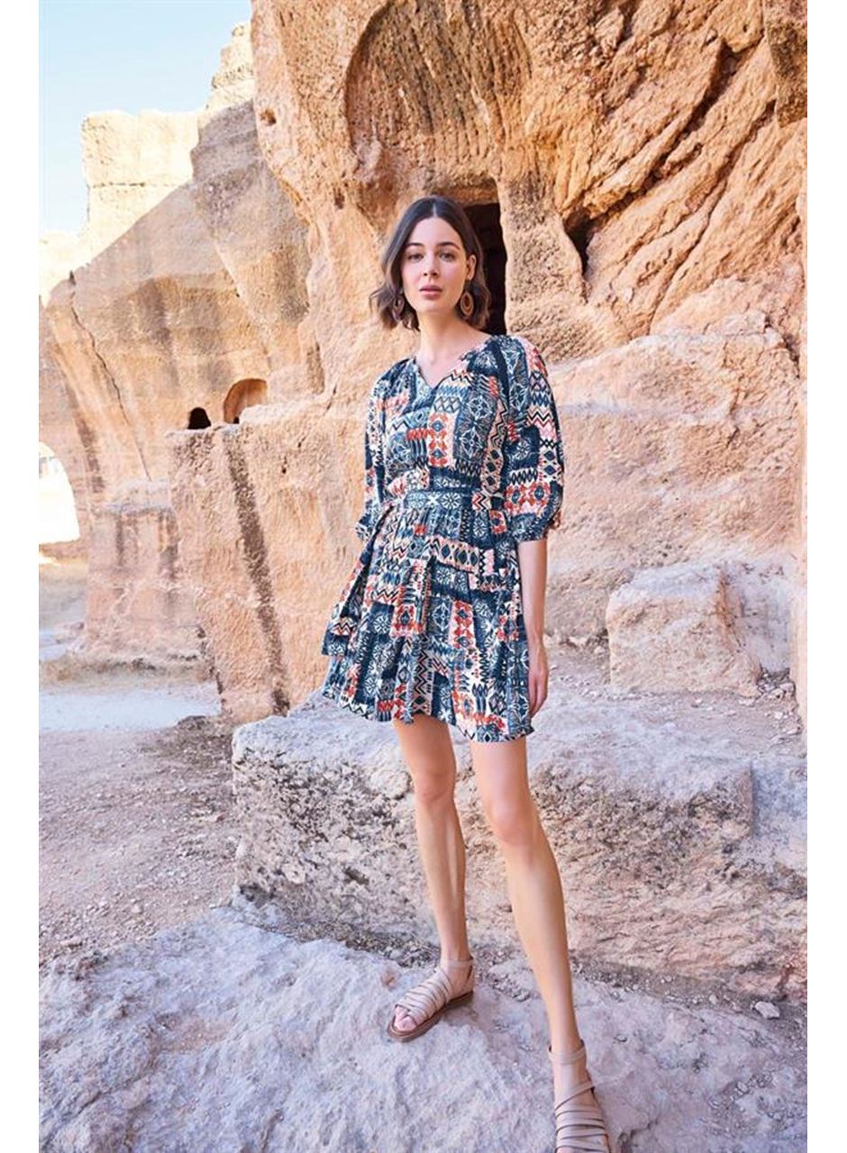 Etnik Desenli Truvakar Kollu V Yaka Elbise
