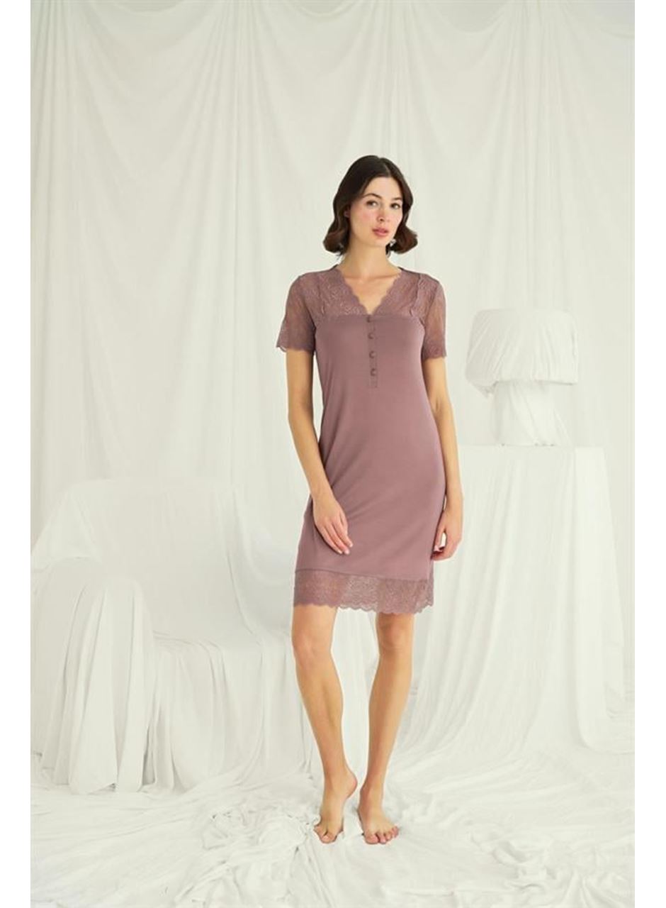 Yakası Kolu Omzu ve Eteği Dantelli Önü Düğmeli Gecelik