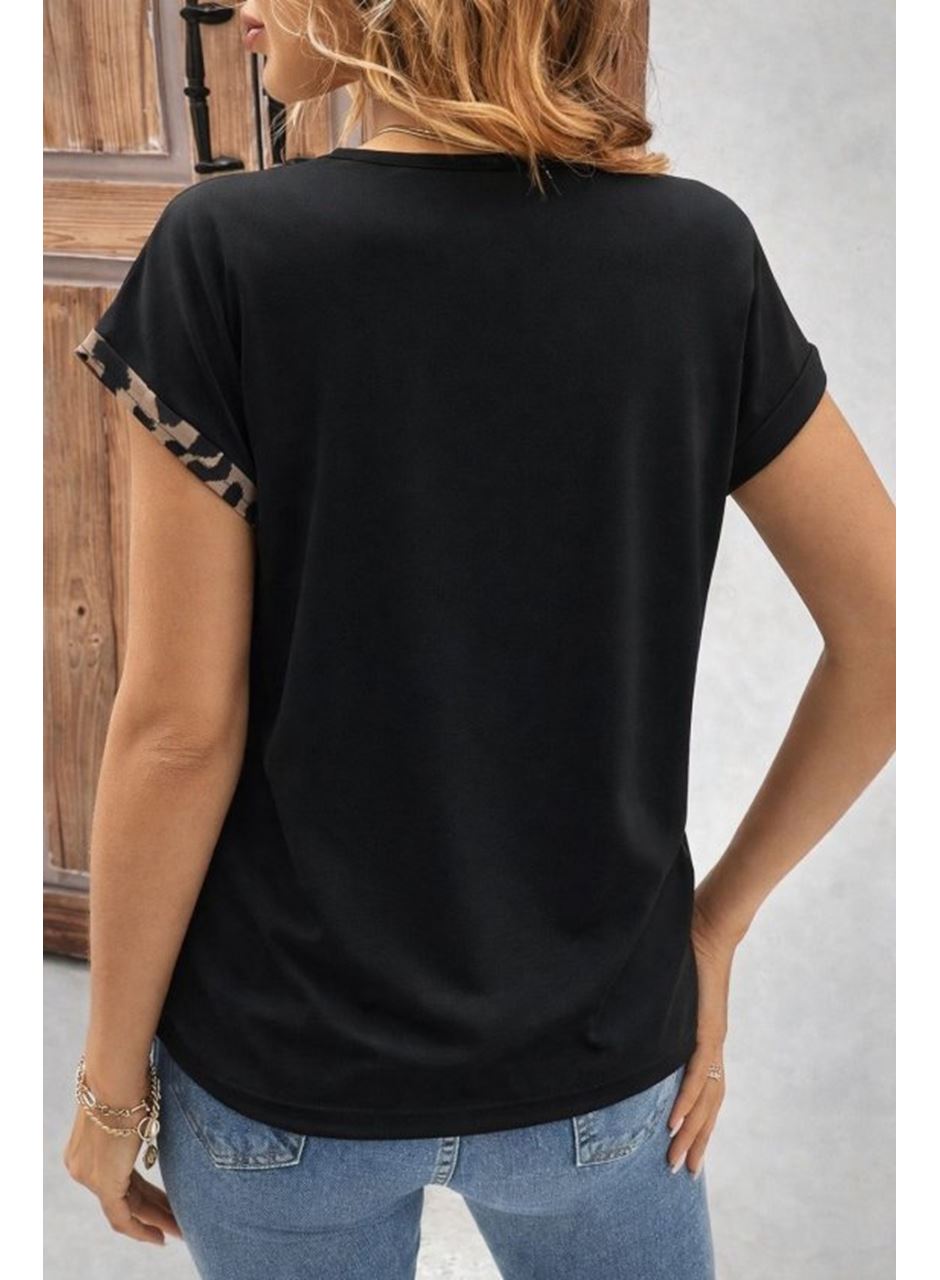 Kadın Kısa Kollu V Yakalı önden Düğmeli Leopar Desen Detaylı Viskon Bluz