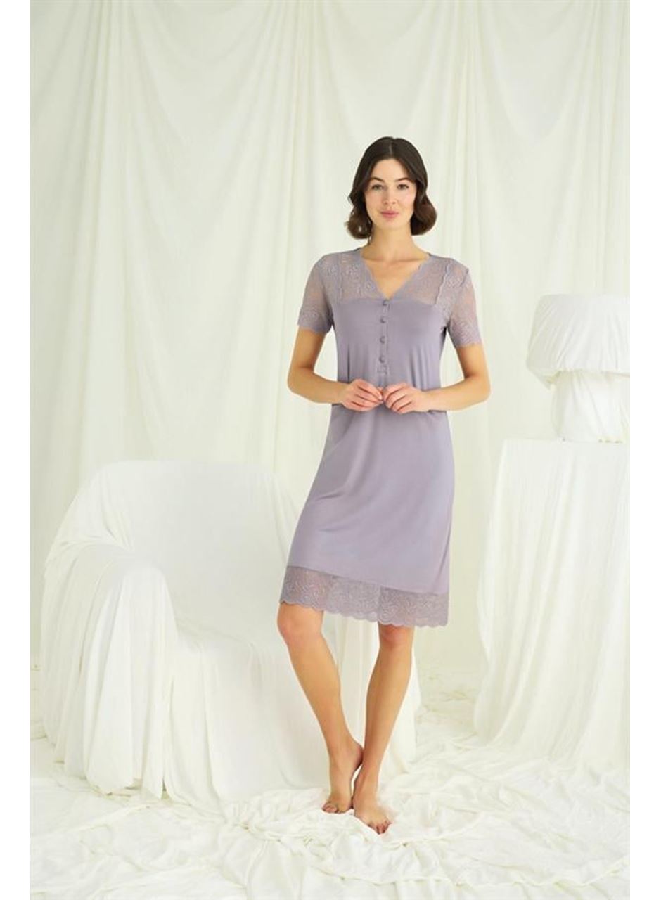 Yakası Kolu ve Omzu ve Eteği Dantelli Önü Düğmeli Gecelik