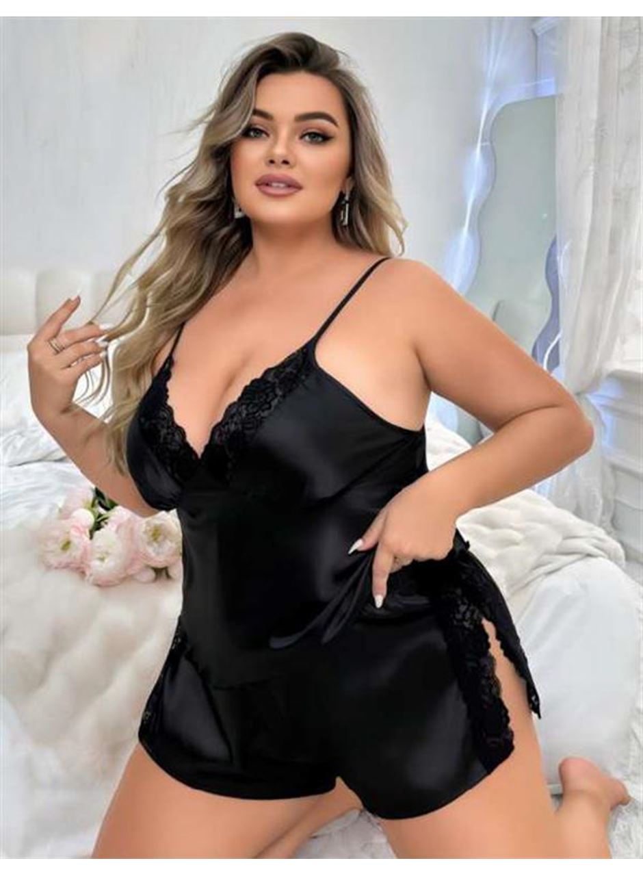 Büyük Beden Siyah Yırtmaç Dantel İşlemeli Saten Şortlu Takım