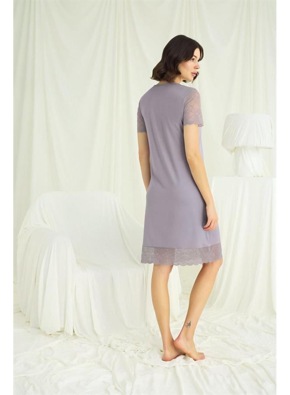 Yakası Kolu ve Omzu ve Eteği Dantelli Önü Düğmeli Gecelik