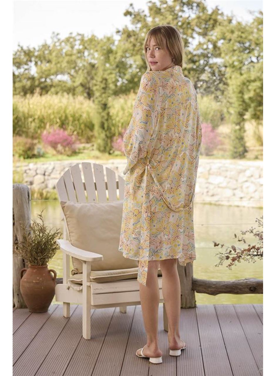 Çiçek ve Yaprak Desenli ve Baskılı "You Are Beautiful" Sabahlık Takımı