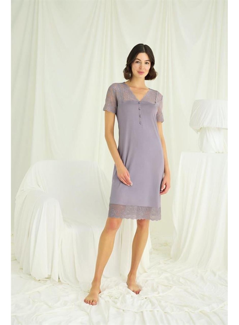 Yakası Kolu ve Omzu ve Eteği Dantelli Önü Düğmeli Gecelik