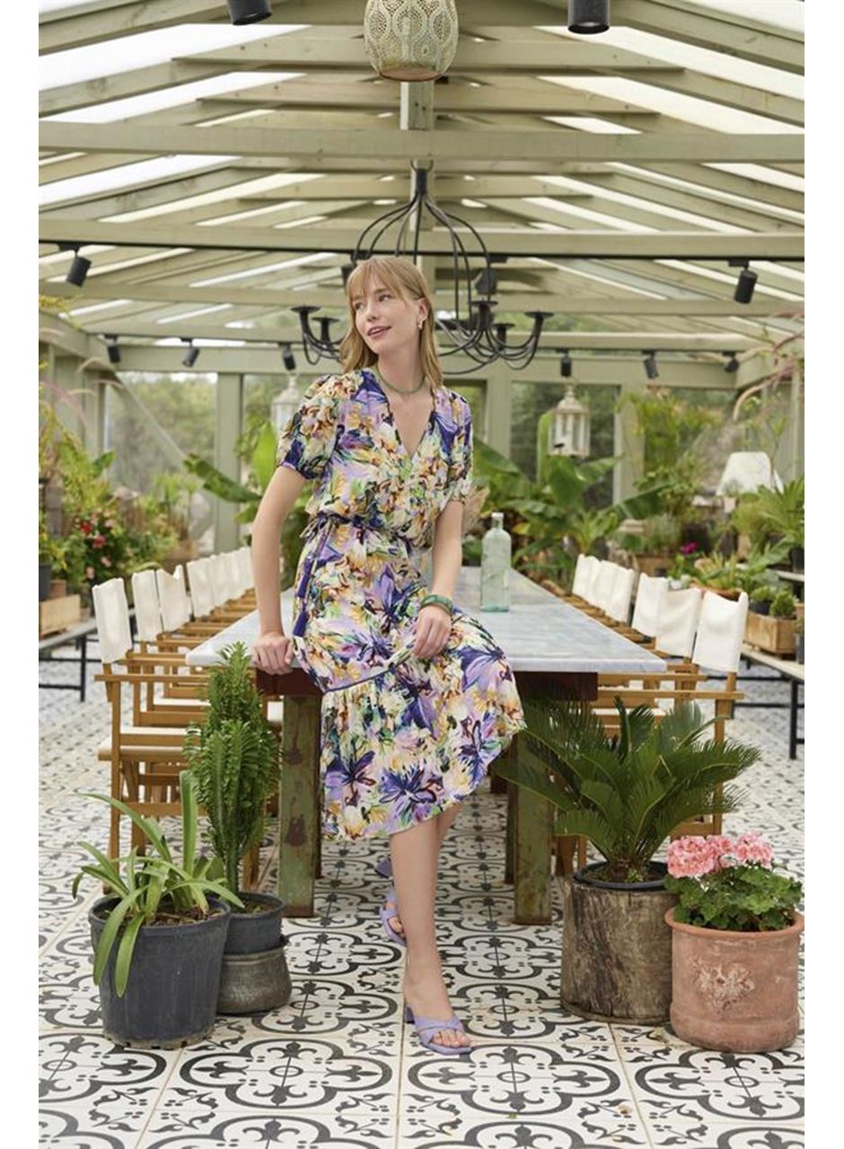 %100 Viskon Çiçek ve Yaprak Desenli Elbise