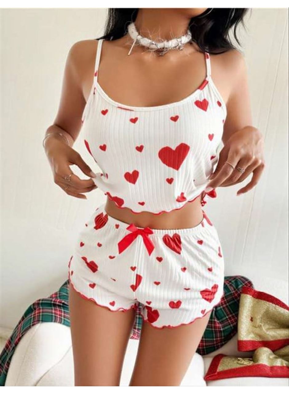 Beyaz Üstüne Kırmızı Kalp Desenli İnce Askılı Şortlu Pijama Takımı