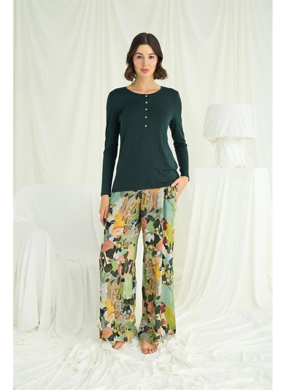 Çiçek ve Yaprak Desenli Pijama Takımı