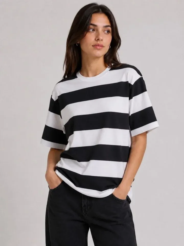 Çizgili Oversize Tişört Bisiklet Yaka Kısa Kol Yazlık T-Shirt - Siyah