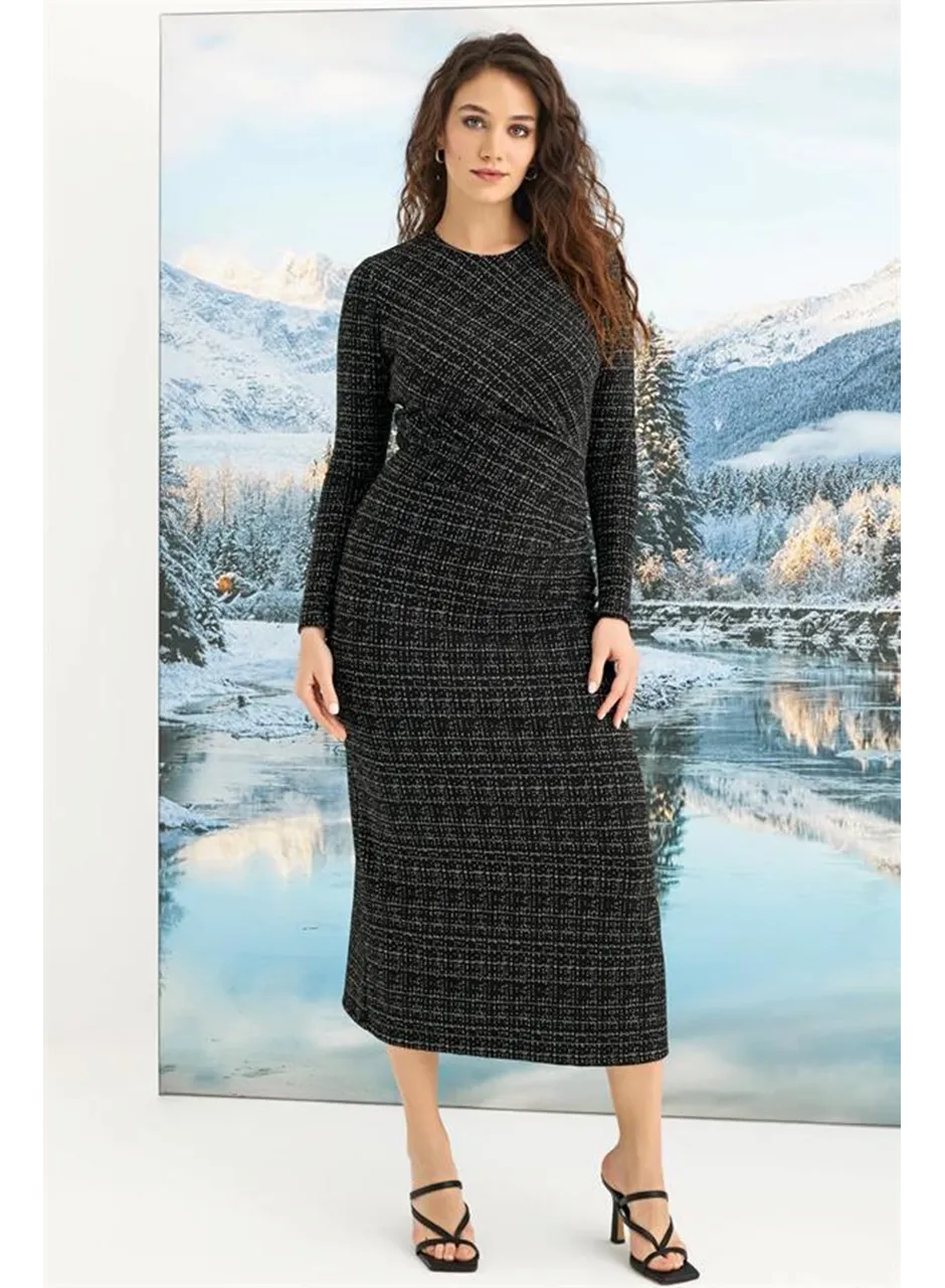 Desenli Uzun Kollu Elbise