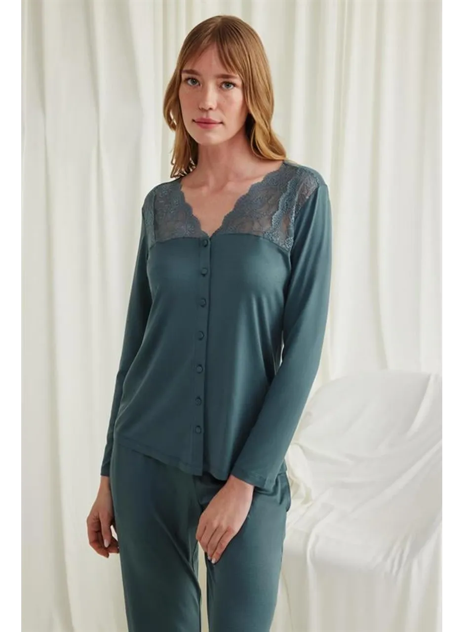 Yakası Omzu ve Paçası Dantelli Boydan Düğmeli Pijama Takımı