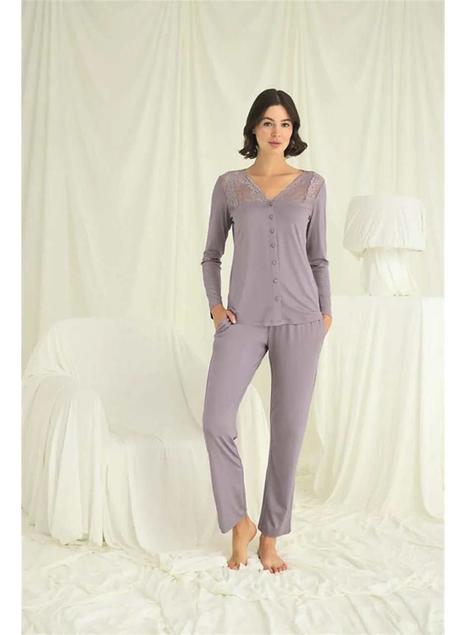 Yakası Kolu ve Omzu Dantelli Boydan Düğmeli Pijama Takımı
