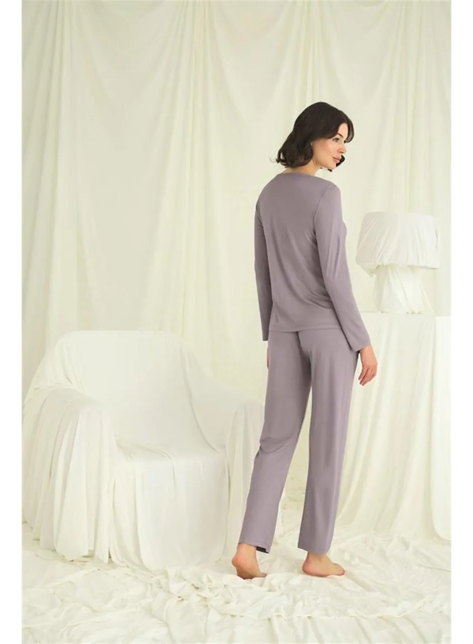 Yakası Kolu ve Omzu Dantelli Boydan Düğmeli Pijama Takımı