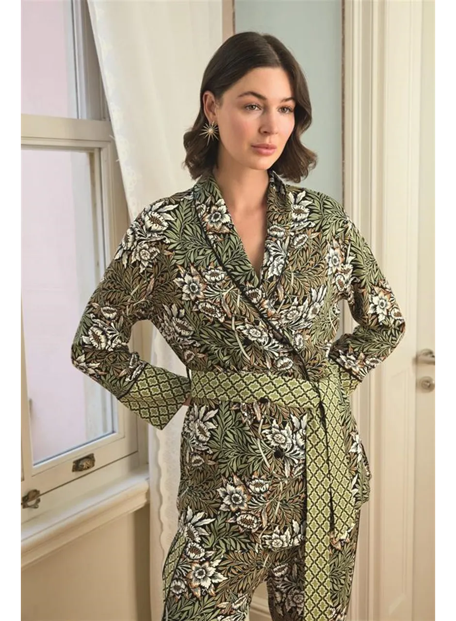 Çiçek Yaprak ve Etnik Desenli Pijama Takımı