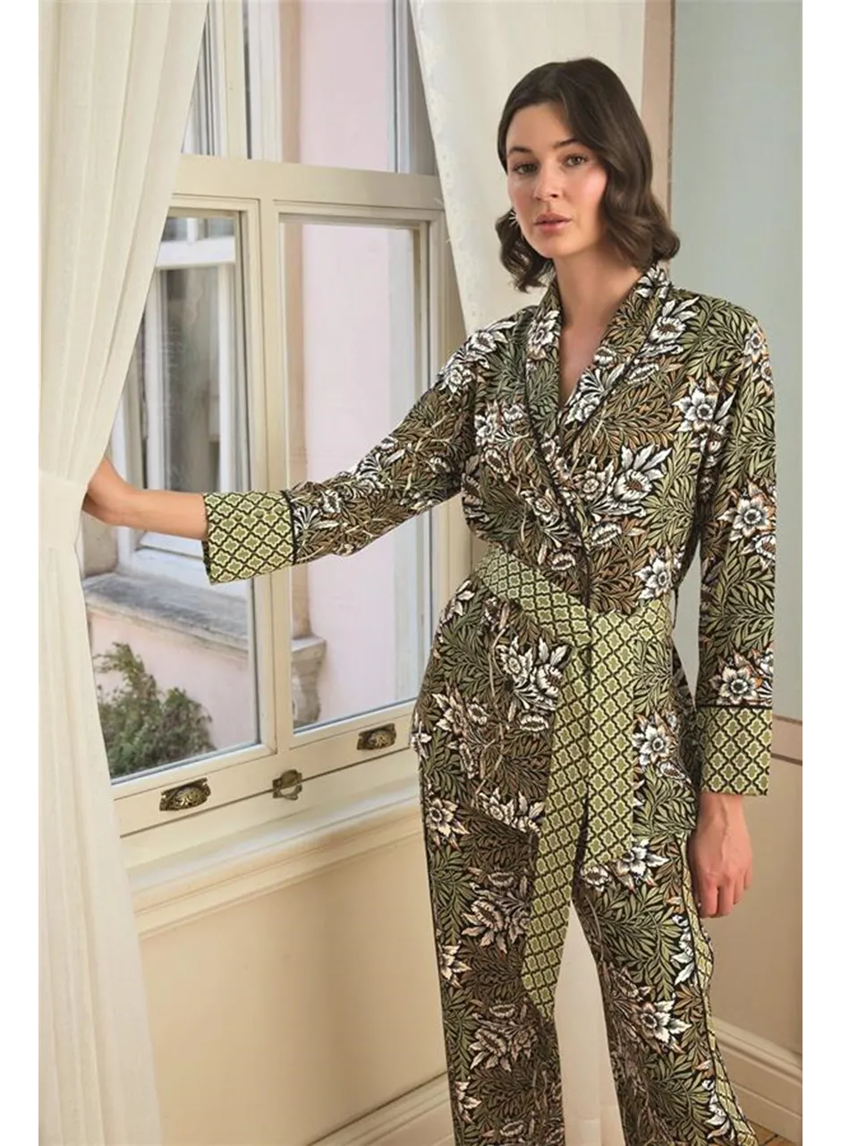 Çiçek Yaprak ve Etnik Desenli Pijama Takımı