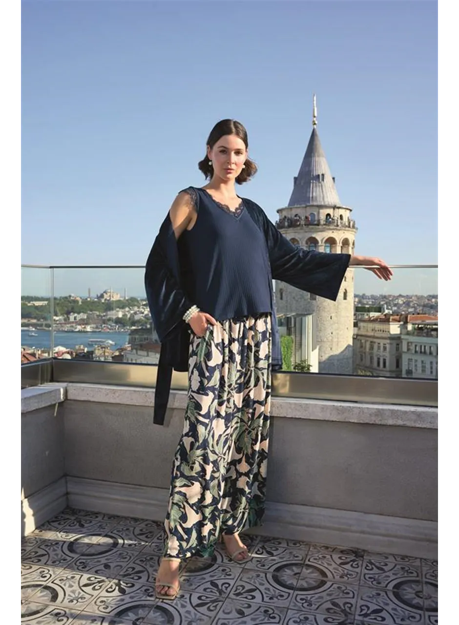 Yaprak Desenli ve Dantelli 3'lü Pijama Takımı