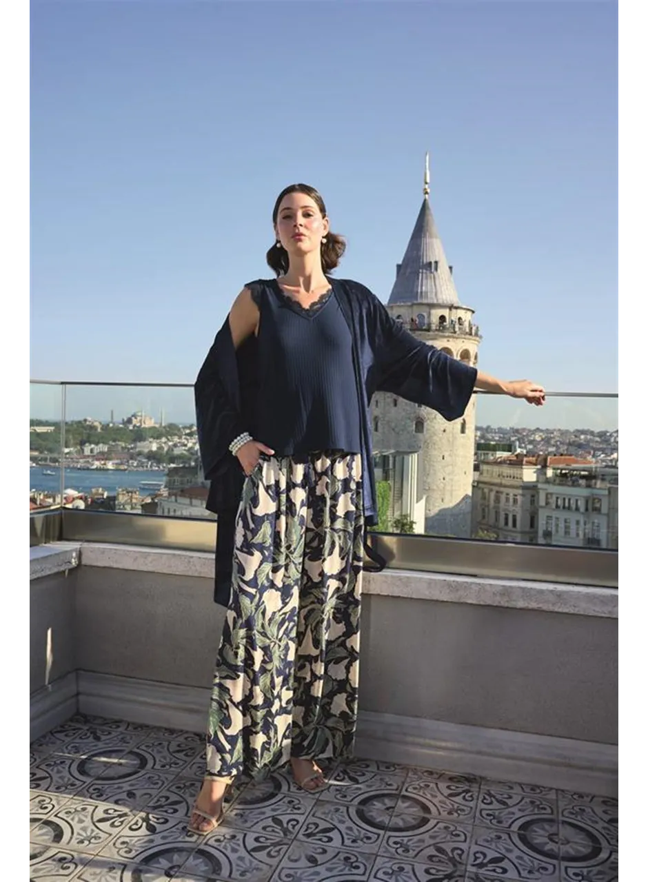 Yaprak Desenli ve Dantelli 3'lü Pijama Takımı