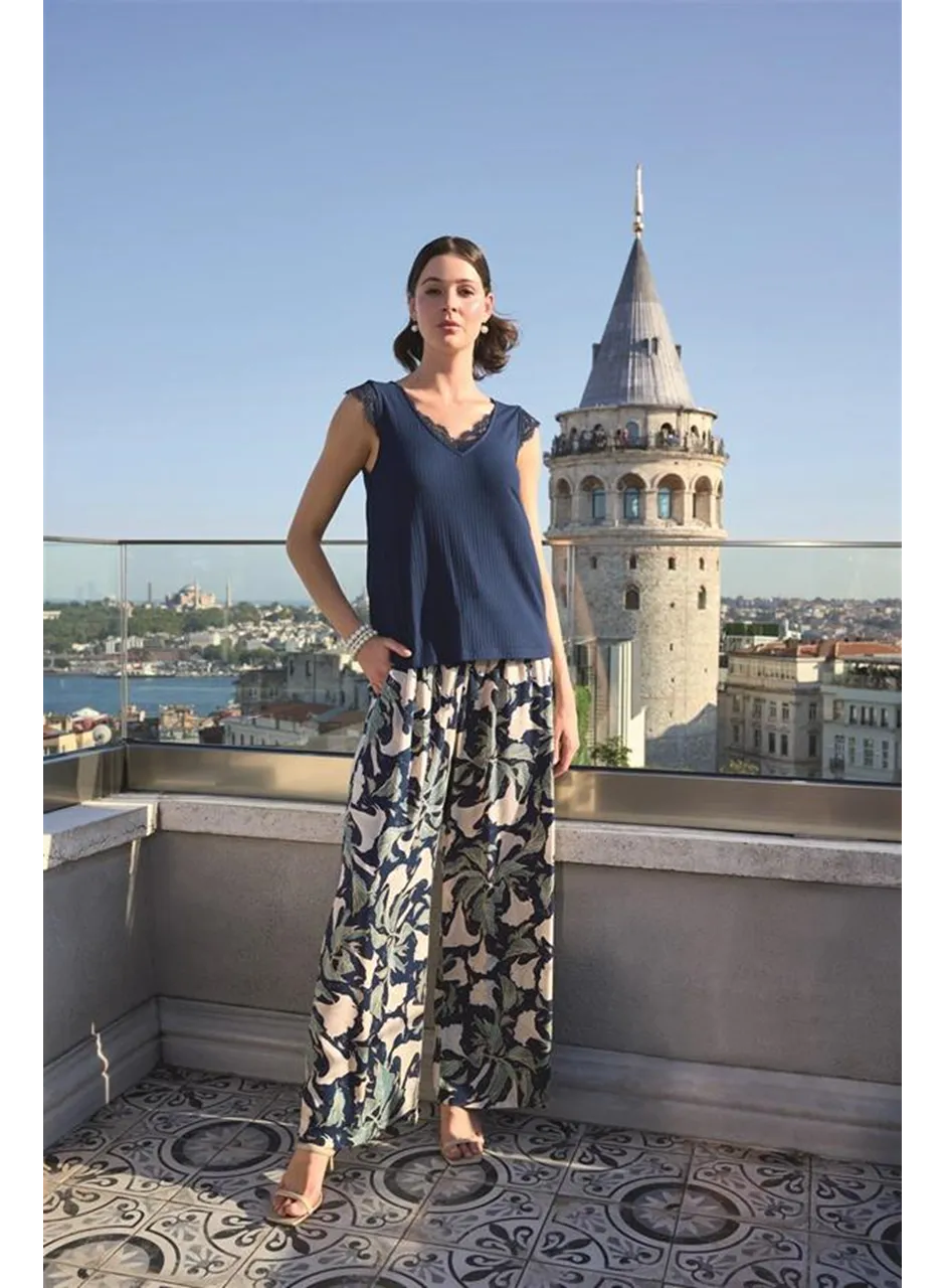 Yaprak Desenli ve Dantelli 3'lü Pijama Takımı