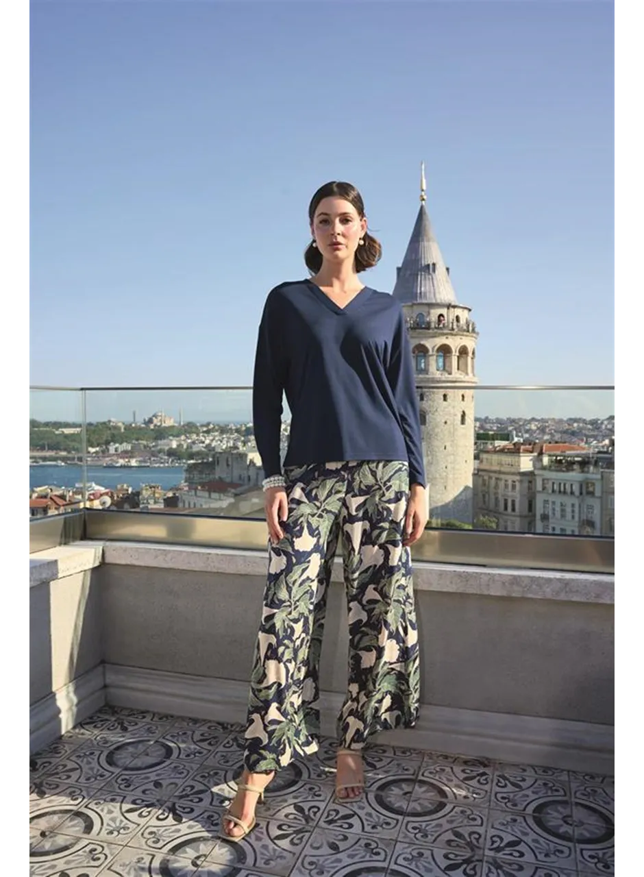 Yaprak Desenli Uzun Kollu V Yaka Pijama Takımı