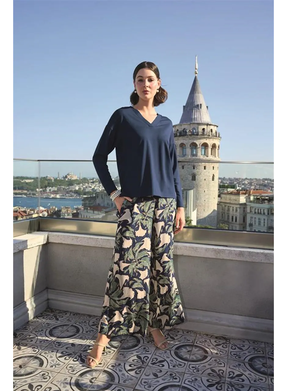 Yaprak Desenli Uzun Kollu V Yaka Pijama Takımı