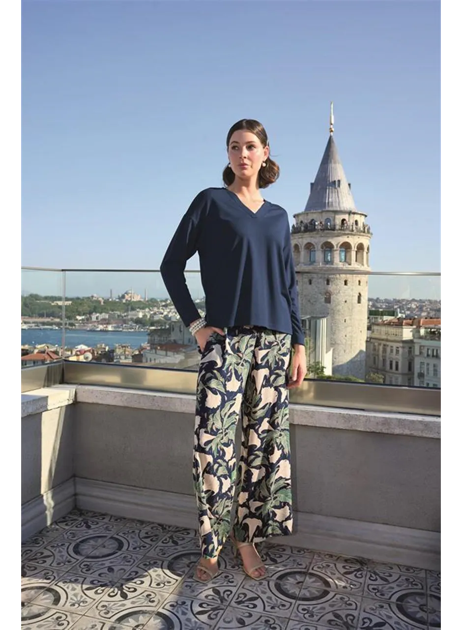 Yaprak Desenli Uzun Kollu V Yaka Pijama Takımı