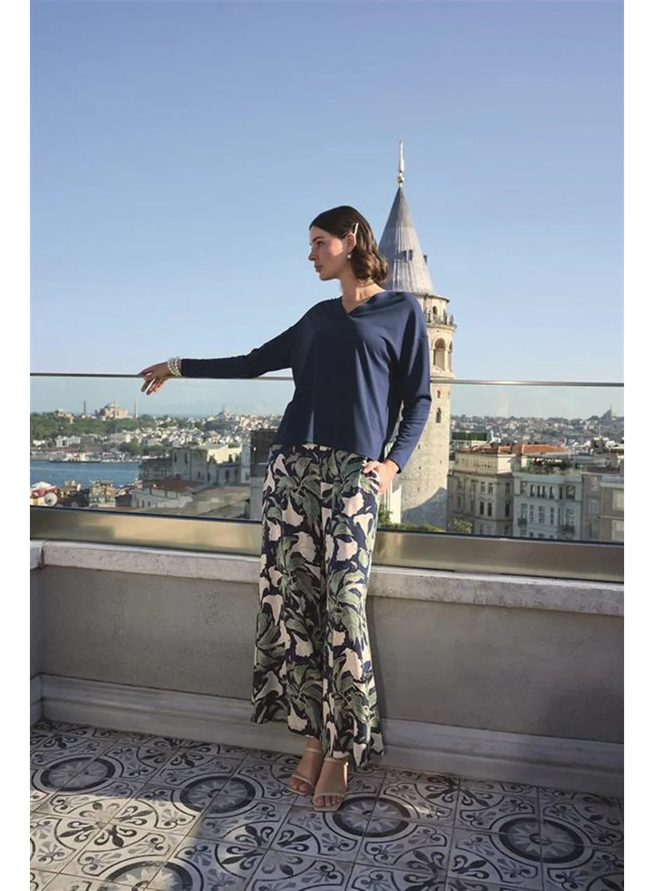 Yaprak Desenli Uzun Kollu V Yaka Pijama Takımı