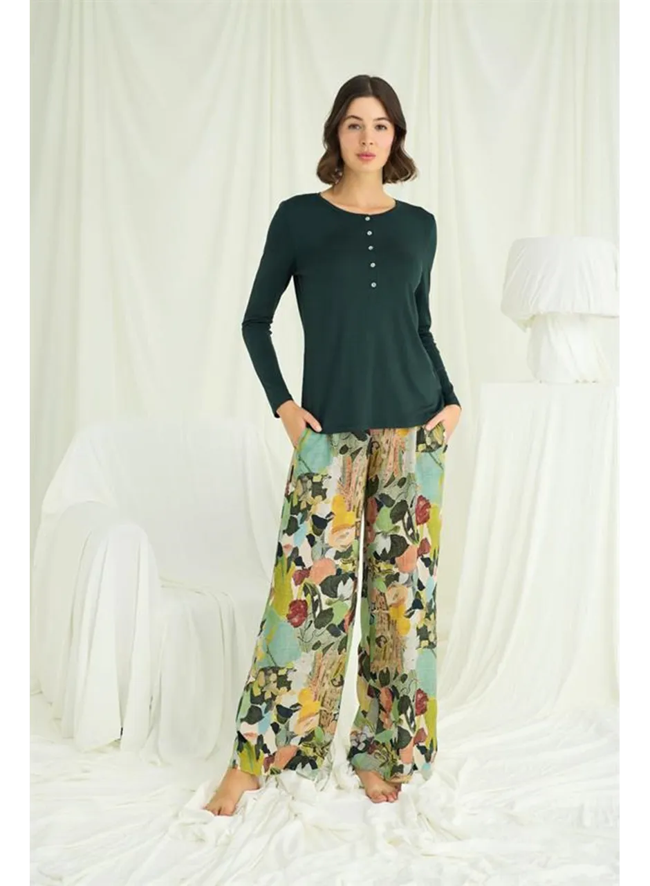 Çiçek ve Yaprak Desenli Pijama Takımı