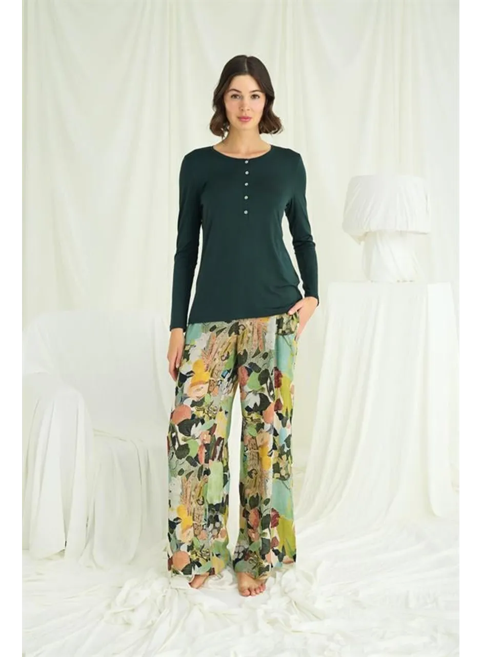 Çiçek ve Yaprak Desenli Pijama Takımı