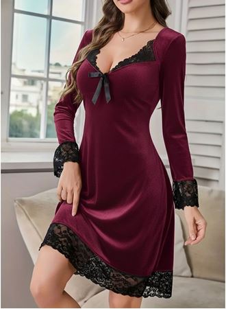 Kadın Uzun Kollu V Dantel Yakalı Mini Kadife Elbise