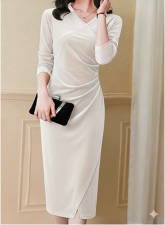 Kadın Uzun Kollu Kruvaze Yakalı Yandan Büzgülü önden çapraz Detaylı Midi Kadife Elbise