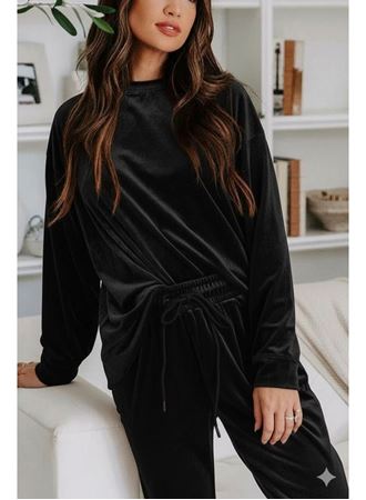 Kadın Uzun Kollu Yuvarlak Yakalı Kadife Bluz Ve Pantolon Takım