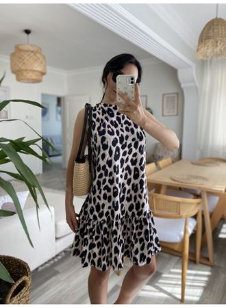 Kadın Kolsuz Sırttan Bağlamalı Fırfırlı Leopar Desenli Süprem Elbise