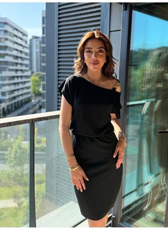 Kadın Kısa Kollu Tek Omuz Askı Ve Aksesuar Detay Beli Lastikli Krep Elbise